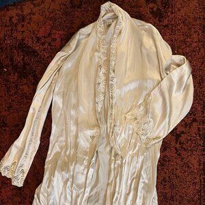 Saks Fifth Avenue 100% Silk and Lace Cream Robe Size S